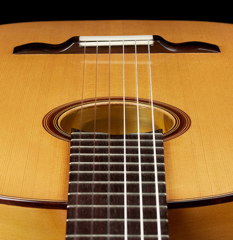 View from the headstock of a 2025 Darío García "La Leona" classical guitar made of spruce and cypress