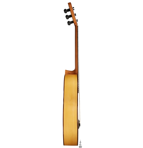 The side of a 2025 Darío García "La Leona" classical guitar made of spruce and cypress