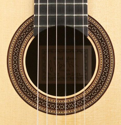The rosette of a 2012 Bernd Martin classical guitar made of spruce and CSA rosewood