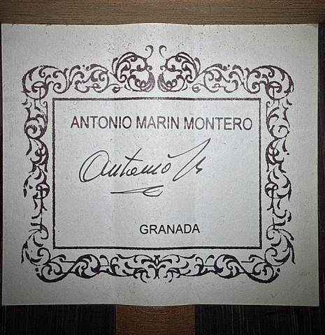The label of a 2004 Antonio Marin Montero classical guitar made of spruce and CSA rosewood