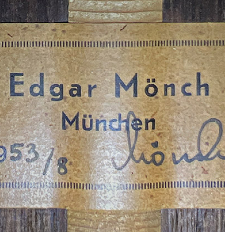 The label of a 1953 Edgar Monch classical guitar made with spruce and Indian rosewood.