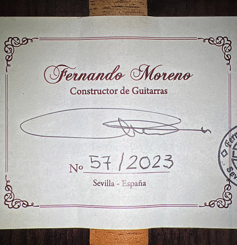 The label of a 2023 Fernando Moreno classical guitar made of spruce and Indian rosewood