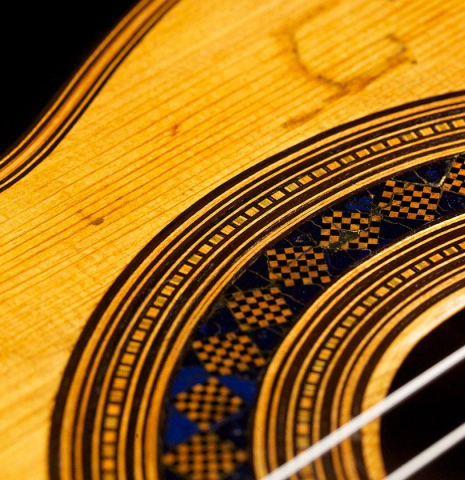 The rosette of a 1894 Hijos de Melchor de Moya guitar made of spruce and maple