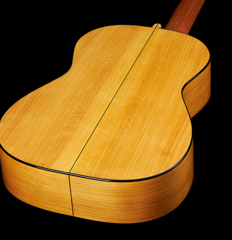 The back and sides at the foot of a 2023 Stefan Nitschke "Vicente Arias" classical guitar made of spruce and cypress