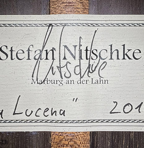 The label of a 2019 Stefan Nitschke "Romanillos" classical guitar made of spruce and CSA rosewood