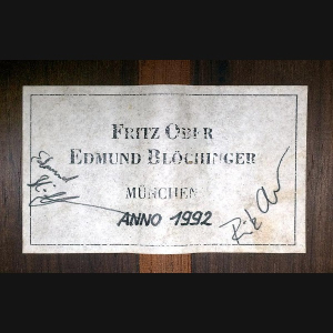 Label of a 1992 Ober/Blöchinger guitar, Munich, signed by Fritz Ober and Edmund Blöchinger