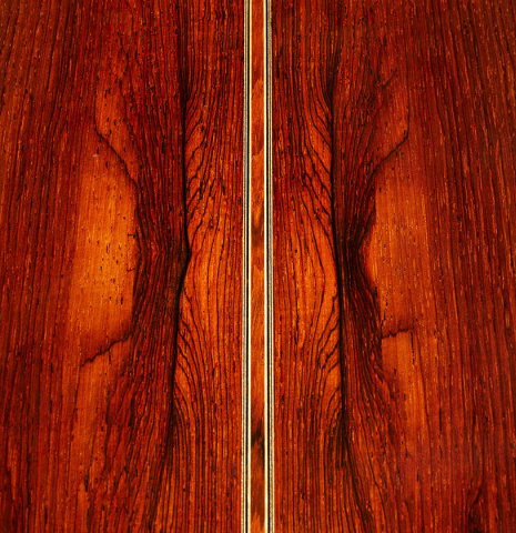 The back center seam of a 2019 Fritz Ober classical guitar made of spruce and CSA rosewood