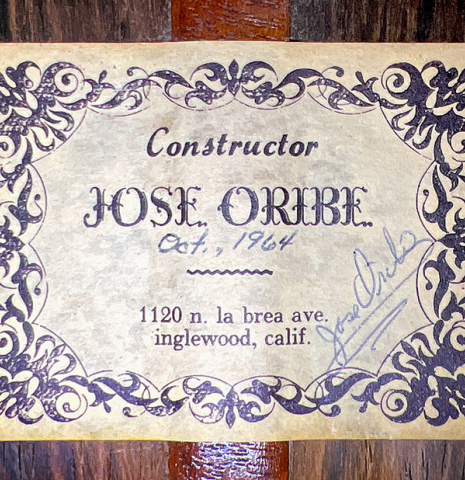 The label of a 1964 Jose Oribe classical guitar made of spruce and CSA rosewood