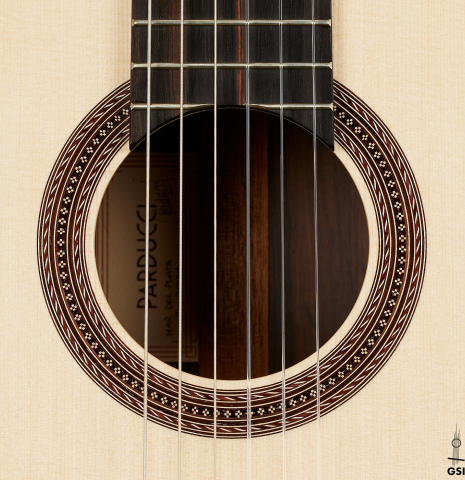 The rosette of a 2024 Alexis Parducci "Llobet" classical guitar made of spruce and CSA rosewood