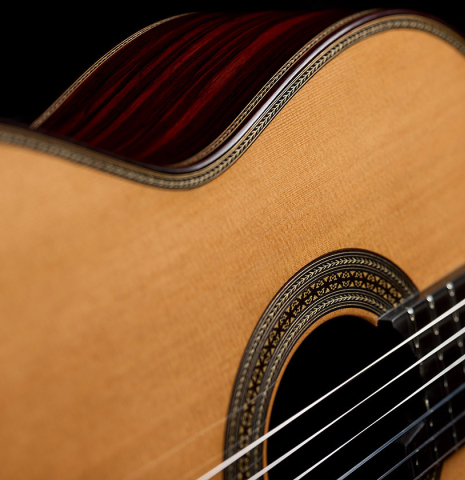 The soundboard and side of a 2026 Teodoro Perez "Especial - Bois de Rose" classical guitar made of cedar and African rosewood