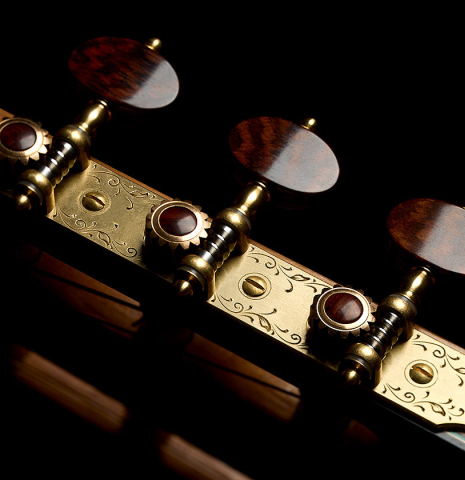 The tuning machines of a 2025 Teodoro Perez "Maestro" classical guitar made of cedar and African rosewood