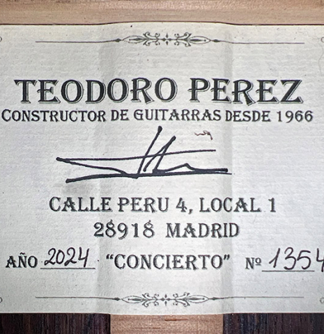 The label of a 2024 Teodoro Perez "Concierto" classical guitar made of cedar and Indian rosewood.