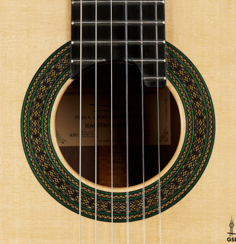 The rosette of a 2025 Teodoro Perez "Especial" classical guitar made of spruce and African rosewood.