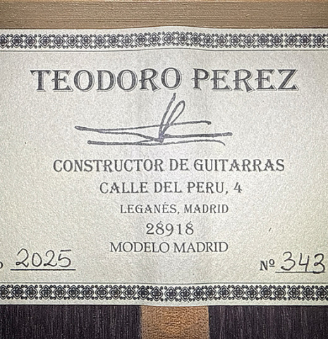 The label of a 2025 Teodoro Perez "Madrid" classical guitar made of cedar and Indian rosewood