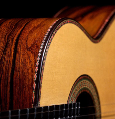 The soundboard and side of a 2020 Teodoro Perez "Especial Aniversario" classical guitar made of spruce and cocobolo
