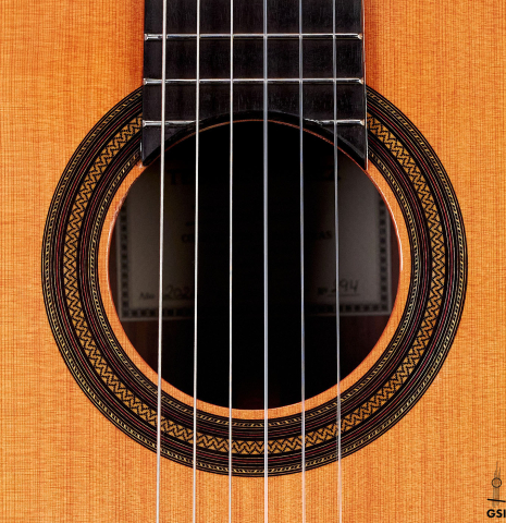 The rosette of a 2022 Teodoro Perez "Estudio C-650" classical guitar model made with cedar and Indian rosewood