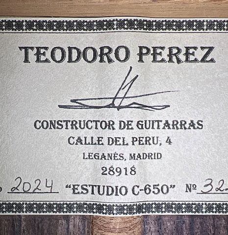 The label of a 2024 Teodoro Perez "Estudio C-650" classical guitar made of spruce and Indian rosewood.
