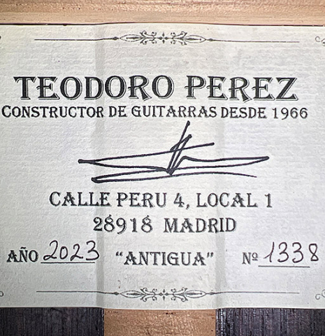 The label of a 2023 Teodoro Perez "Antigua" classical guitar made of spruce and Indian rosewood.