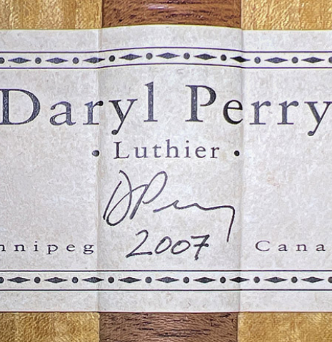 The label of a 2007 Daryl Perry "Simplicio" classical guitar made with spruce and satinwood