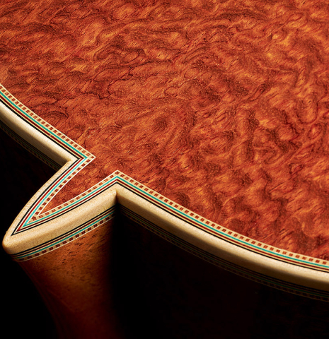 The heel and back purfling of a 2024 Teodoro Perez "Especial" classical guitar made of spruce and Bubinga