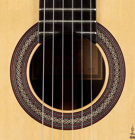 The rosette of a 2024 Sergio Perez "Segovia" classical guitar made of spruce and Indian rosewood.
