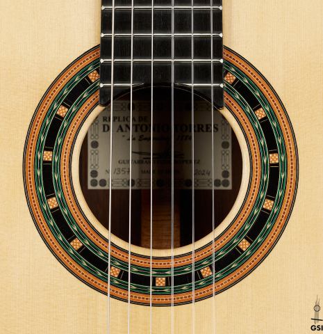 The rosette of a 2024 Teodoro Perez "1884 Torres - La Emperatriz" classical guitar made of spruce and African rosewood