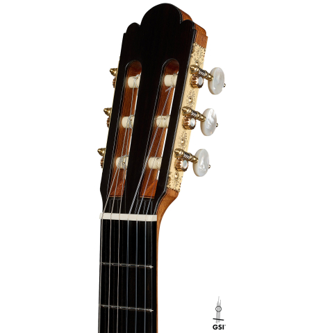 The headstock of a 2025 Teodoro Perez "1884 Torres - La Emperatriz" classical guitar made of spruce and African rosewood