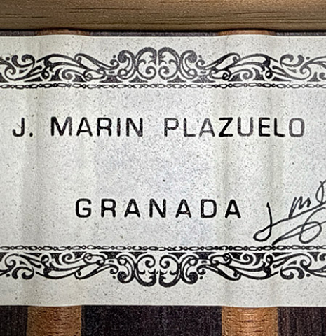 The label of a 2005 Jose Marin Plazuelo "Bouchet" classical guitar made of spruce and CSA rosewood