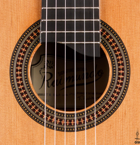 The rosette of a 2022 Raimundo Signature Edition “Tatyana Ryzhkova Black Limba” classical guitar made with cedar top The rosette of a 2022 Raimundo Signature Edition “Tatyana Ryzhkova Black Limba” classical guitar made with cedar top