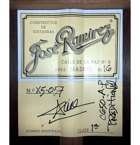 The label of a 2016 Jose Ramirez "1a C650-AP" classical guitar made of spruce and CSA rosewood