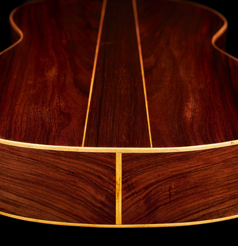 The back and sides at the foot of a 1913 Jose Ramirez I (Romero collection) made of spruce and CSA rosewood