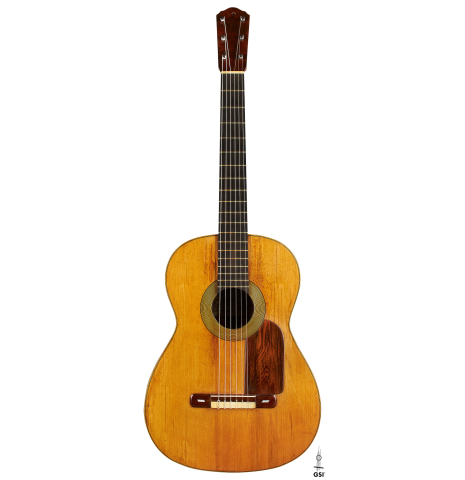 The front of a 1913 Jose Ramirez I (Romero collection) made of spruce and CSA rosewood