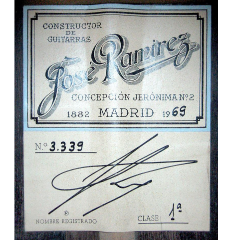 The label of a 1969 Jose Ramirez &quot;1a AM&quot; CD/CSAR previously owned by Andres Segovia