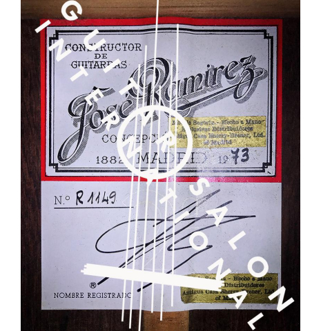 The label of a 1973 Jose Ramirez "2a" classical guitar made of cedar and CSA rosewood