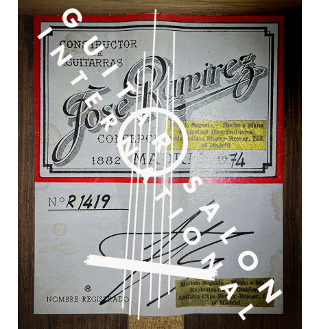 The label of a 1974 Jose Ramirez "2a" Spanish classical guitar made with cedar top and Indian rosewood back and sides.