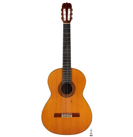 The front of a 1989 Jose Ramirez "1a" (ex Gianvito Pulzone) classical guitar made of cedar and Indian rosewood