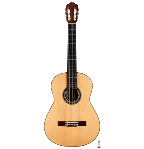 The front of a 2003 Antonio Raya Pardo classical guitar made of spruce and CSA rosewood