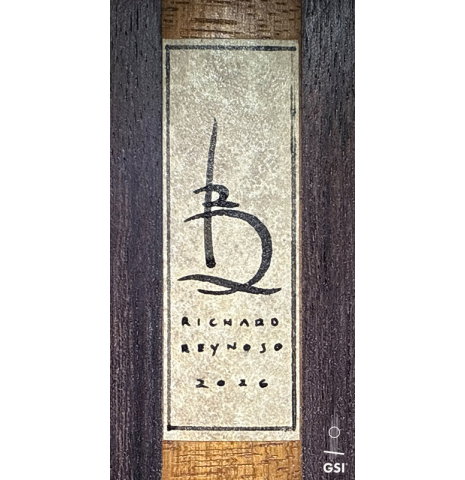 The label of a 2026 Richard Reynoso classical guitar made of spruce and Indian rosewood