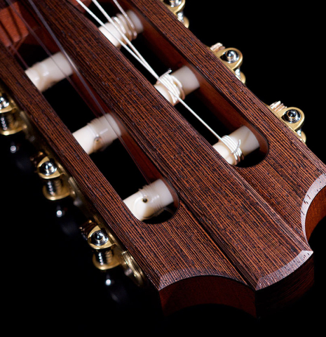 Neo art-deco headstock of a 2022 Richard Reynoso classical guitar made of spruce and wenge