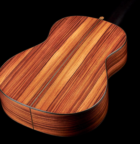 The back and sides of a 2022 Richard Reynoso classical guitar made of spruce and pau ferro