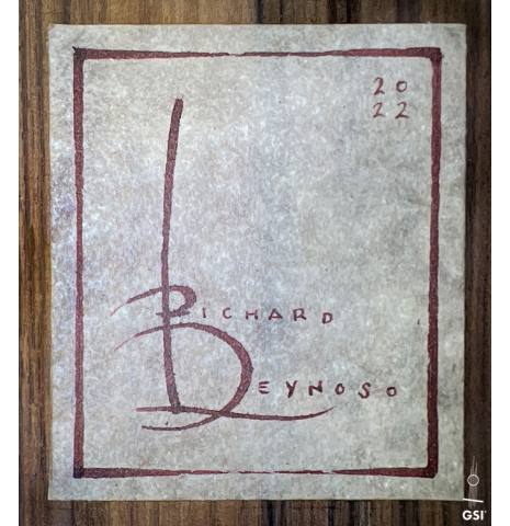 The label of a 2022 Richard Reynoso classical guitar made of spruce and pau ferro