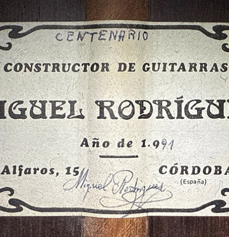 The label of a 1991 Miguel Rodriguez "Centenario" classical guitar made of spruce and CSA rosewood