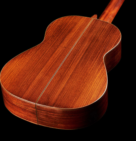 The back and sides at the foot of a 2003 Jean-Noel Rohe classical guitar made of spruce and Indian rosewood