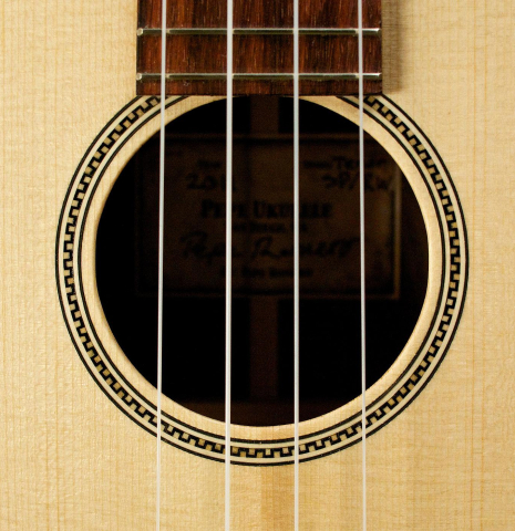 2011 Pepe Romero "Ukulele" SP/CSAR