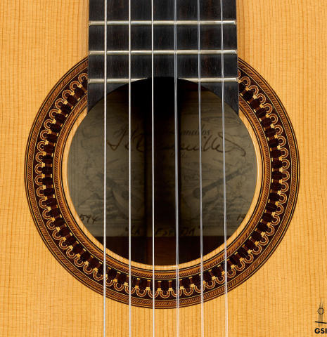 The rosette of a 1981 Jose Romanillos "La España" classical guitar made of spruce and Indian rosewood