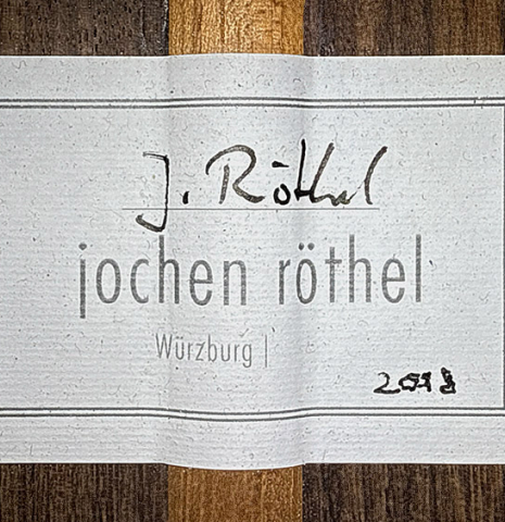 The label of a 2018 Jochen Röthel classical guitar made of spruce and Indian rosewood