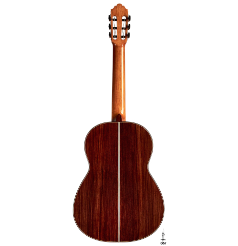 The back of a 2022 German Vazquez Rubio "Solista" classical guitar made of spruce and Indian rosewood