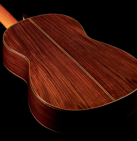 The back and sides of a 2023 German Vazquez Rubio "Solista" classical guitar made of spruce and Indian rosewood