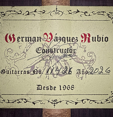 The label of a 2026 German Vazquez Rubio "Solista" classical guitar made of cedar and Indian rosewood