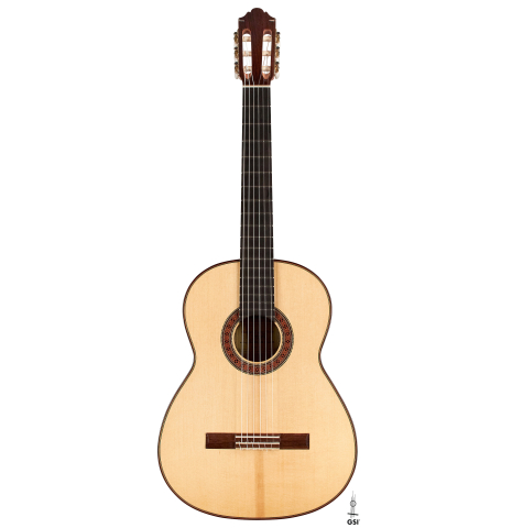 The front of a 2023 German Vazquez Rubio "Classic Estudio" classical guitar made of spruce and Palo Escrito.